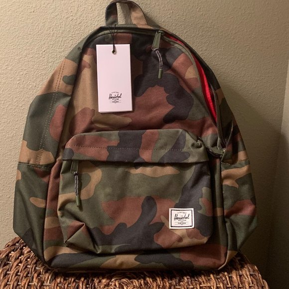 Herschel Classic Woodland Camo Backpack - NWT - Picture 1 of 5